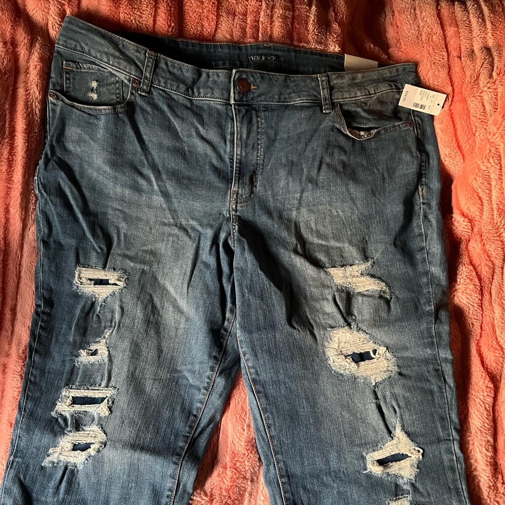 NWT Maurice’s denim capri, size 22W